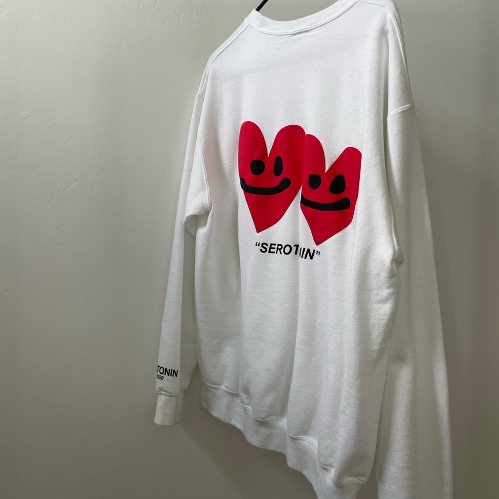 Serotonin supply crewneck